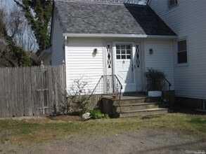 Building Photo - 117 Blydenburgh Ave