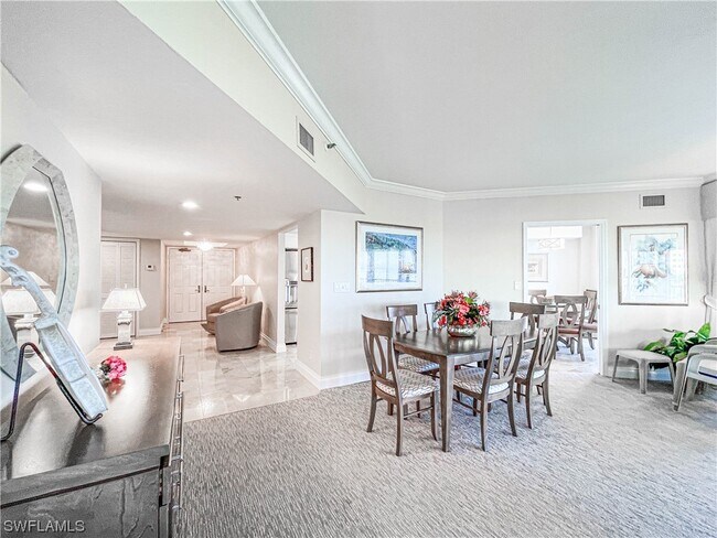 Building Photo - 8111 Bay Colony Dr