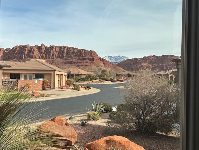 Foto del edificio - Copper Canyon Home with Incredible Views