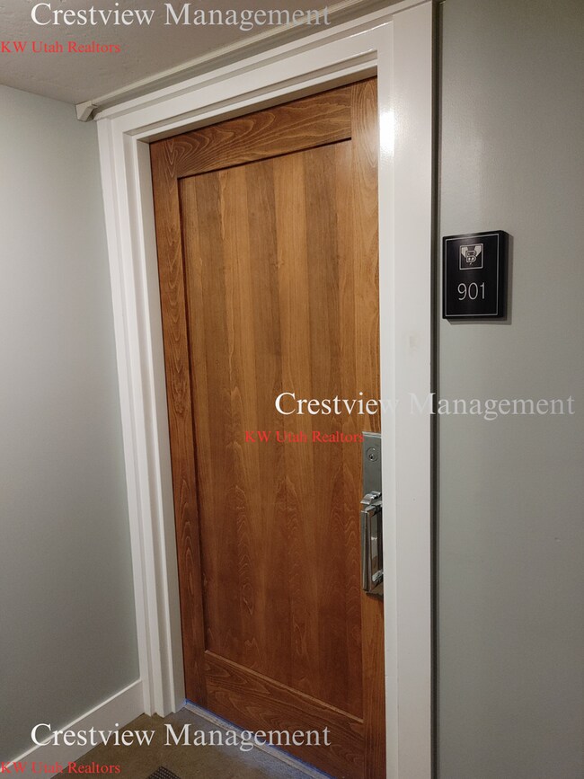 Building Photo - Broadway Condo