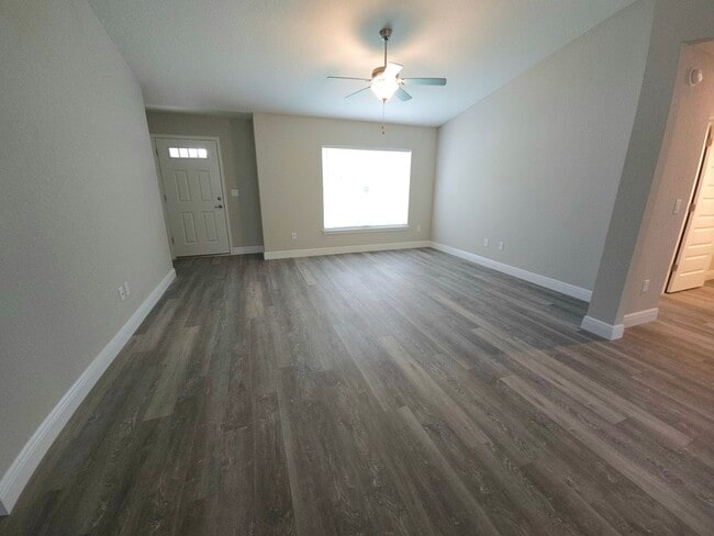 Foto del edificio - 8140 N Elkcam Blvd