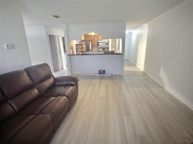 Foto del edificio - 10100 Sailwinds Blvd N