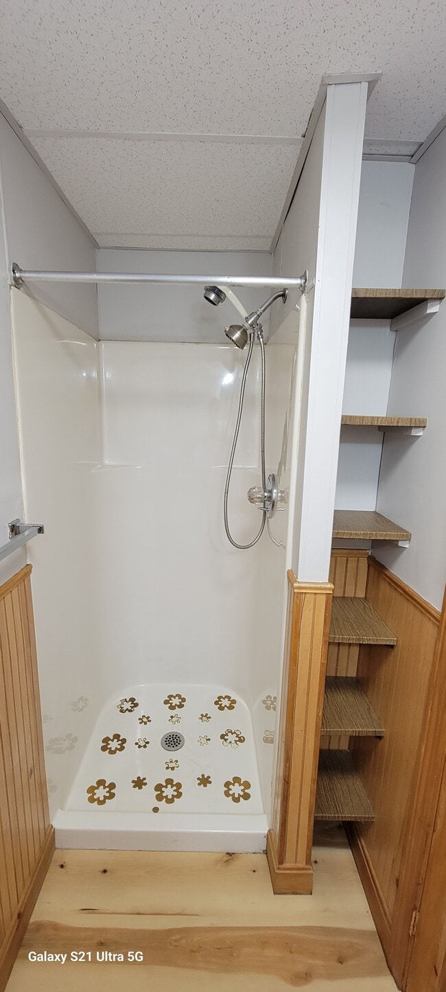 Bathroom - 1 Library St