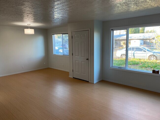 Building Photo - 13456 Aspen Lake Ct NE