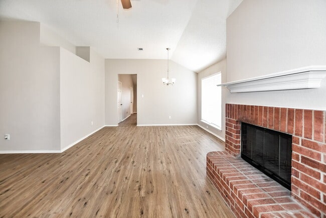 Building Photo - 2632 Bent Brook Dr