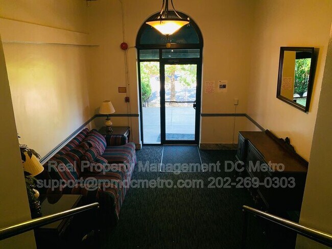 Foto del edificio - 815 Maryland Ave NE