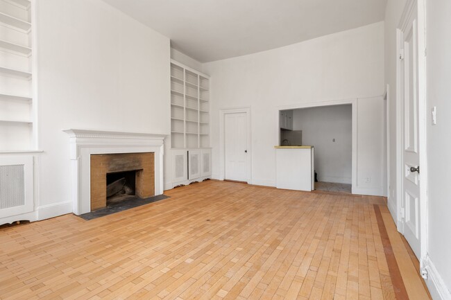 Building Photo - 413 Beacon St