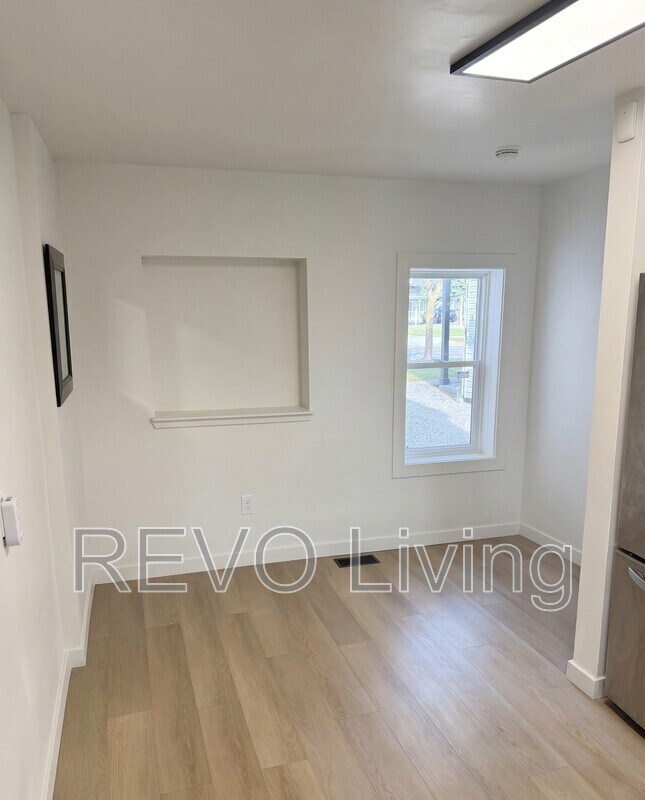 Photo du bâtiment - 137 Oakdale Ave
