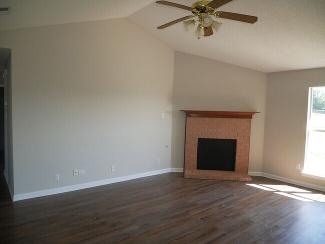 Building Photo - 6192 Magnolia Lakes Dr