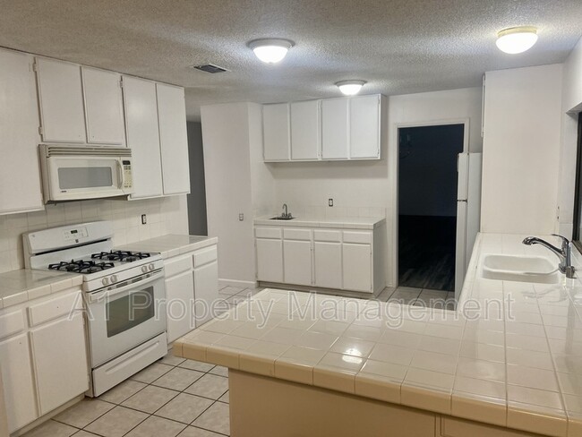 Building Photo - 5344 Terrace Oak Cir
