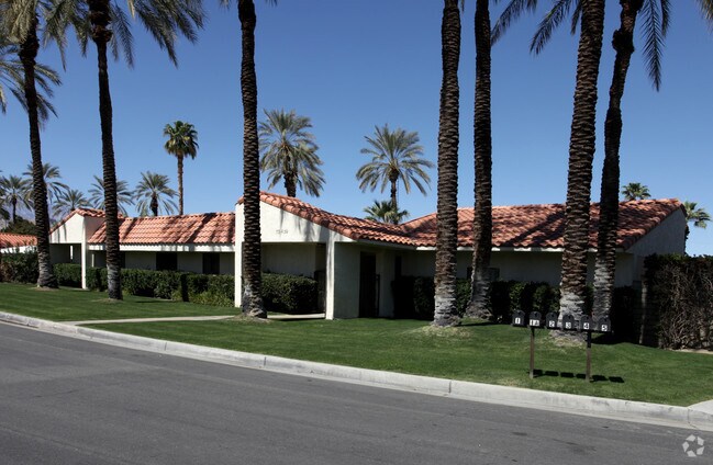 Buiding Photo - 73450 Royal Palm Dr