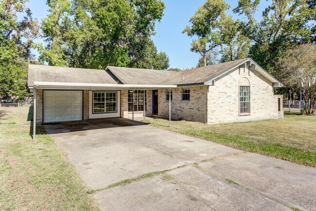 Building Photo - 3214 Beaverhead Cir