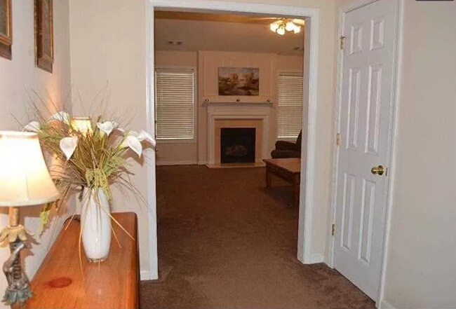 Foto del edificio - 3225 Liberty Commons Dr NW