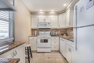 Building Photo - 1700 Pine Valley Dr