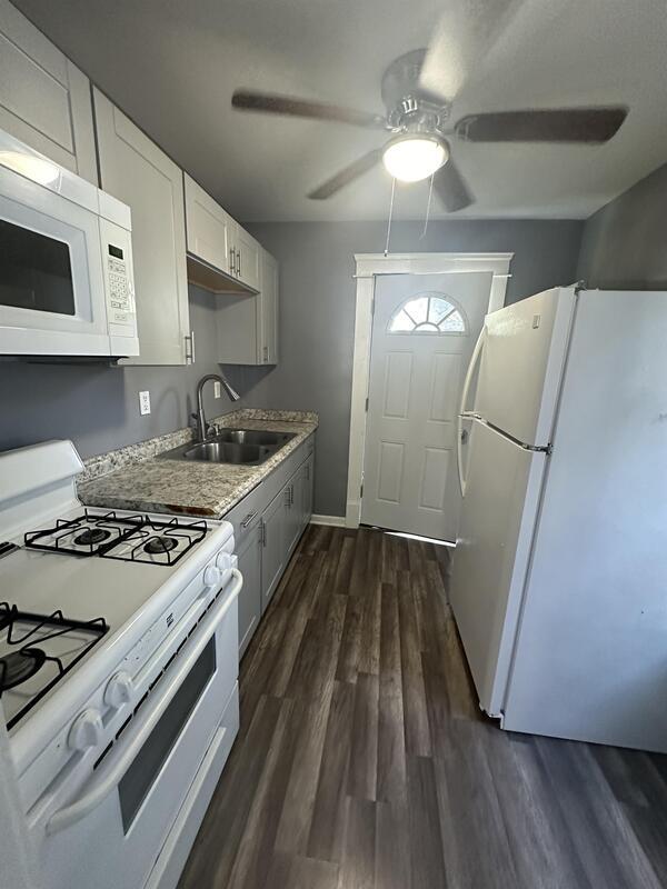 Building Photo - 1271 Clifton Prado - Downstairs