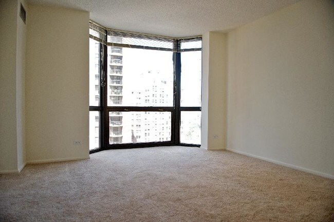 Foto del edificio - 1125 N Dearborn St