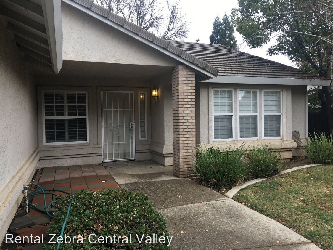 Foto principal - 4 br, 2 bath House - 1235 Ahwahnee
