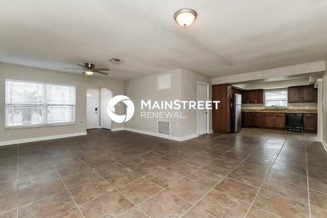 Building Photo - 3 Bedroom Pet-Friendly Home in port richey...