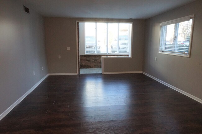 Foto del edificio - 114 Pinewood Dr