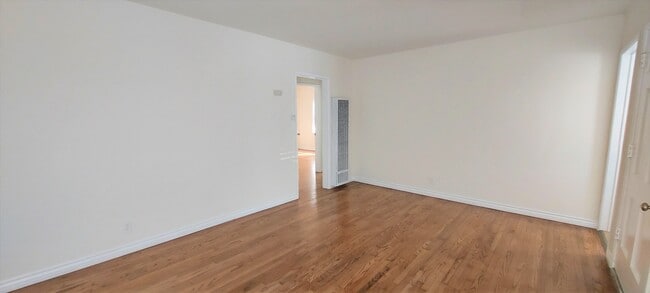 Foto del edificio - 15626 Grevillea Ave