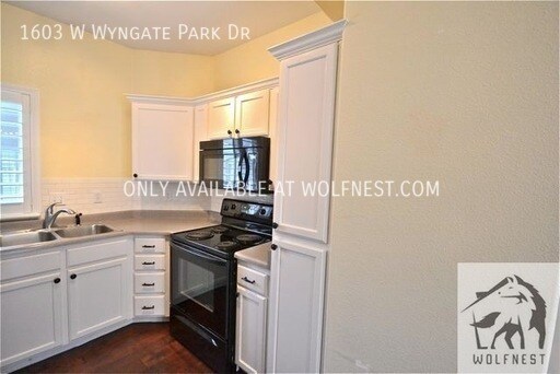 Building Photo - Stunning 2+ Bedroom South Jordan Townhome