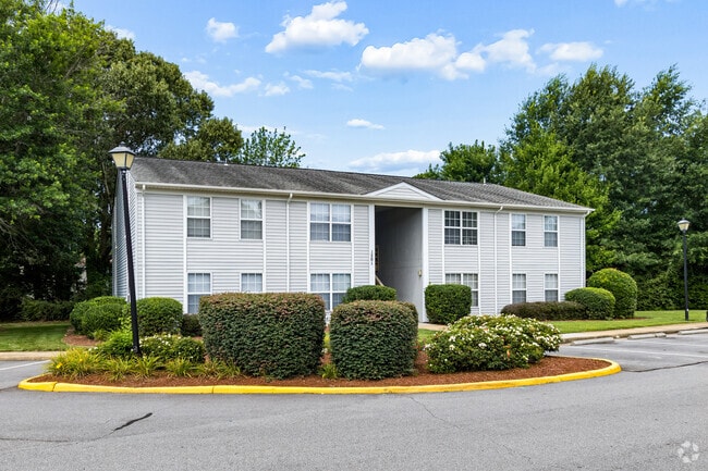 Building Photo - Pipers Landing Apartments