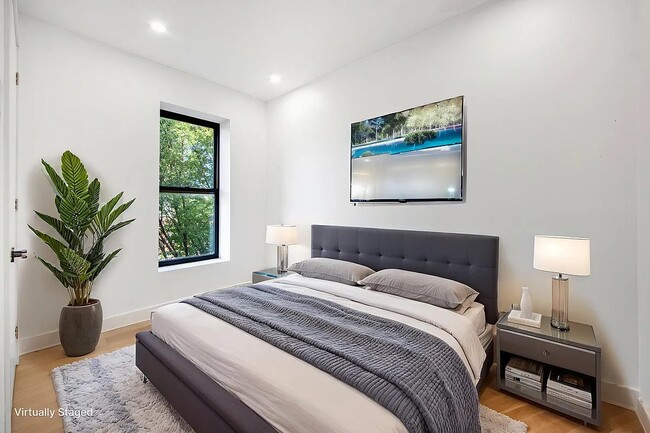 Building Photo - 411 11th St