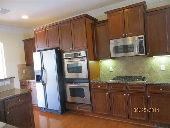 Building Photo - 11045 Brunson Dr