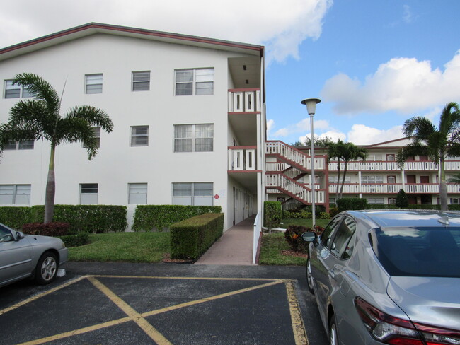 Building Photo - 310 Brighton H