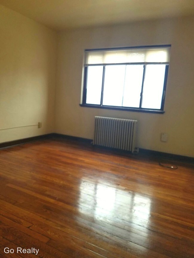 Foto del edificio - 2449 Brighton Rd