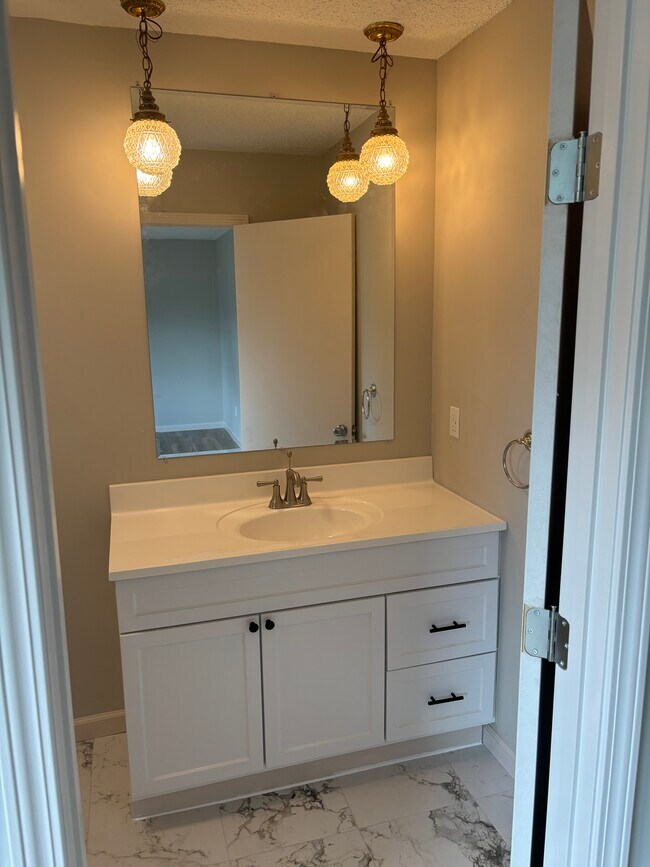 Foto del edificio - 2356 Hidden Meadow Ln