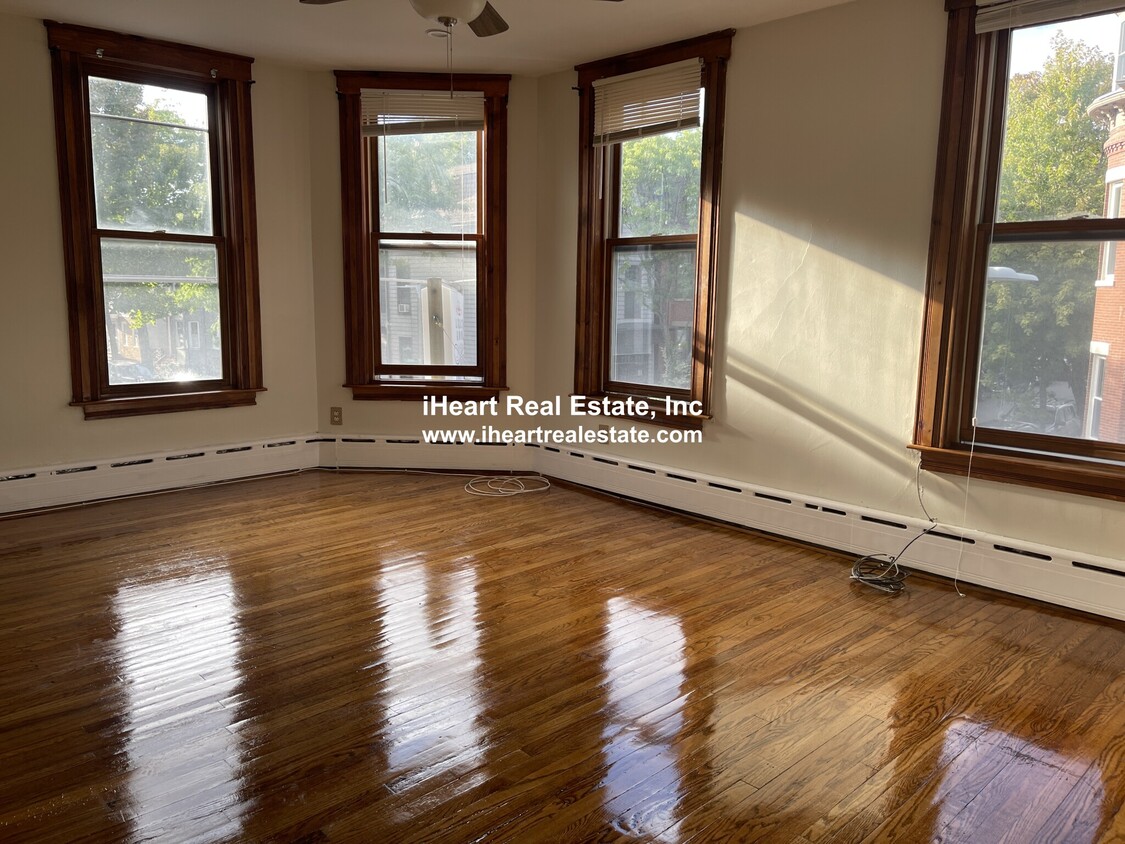 Foto principal - 338 K St