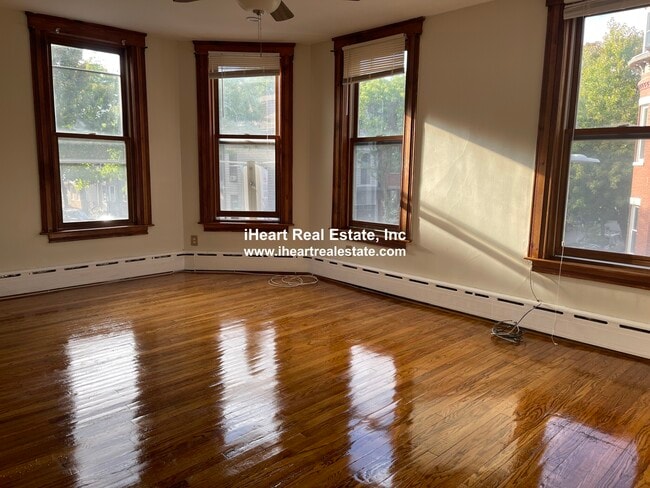Building Photo - 338 K St