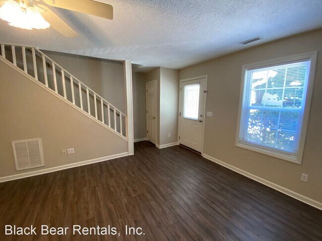 Building Photo - 2 br, 2.5 bath House - 72 Asares Hill Road