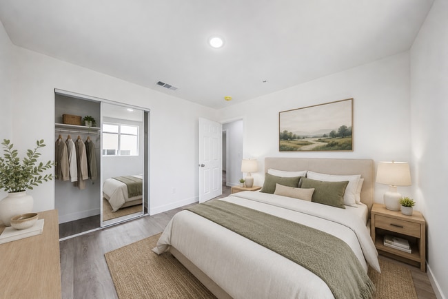 Photo - 1617 W 55th St (Los Angeles, CA) Apartment