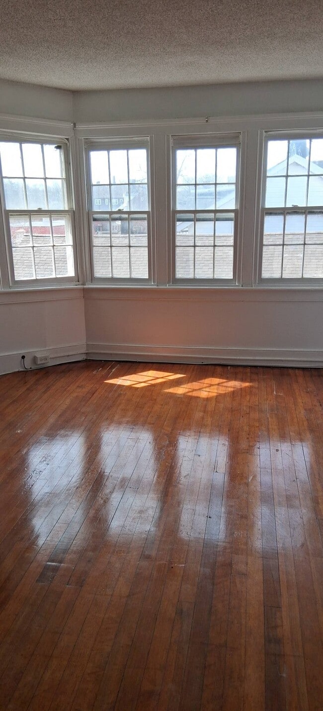 Foto del edificio - 204 Main St