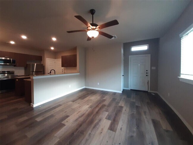 Foto del edificio - 9733 Grosbeak Ln