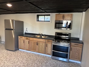 Building Photo - 602 5th St NW