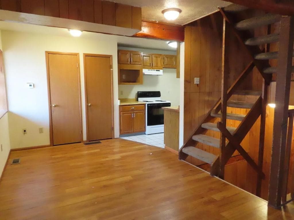Foto principal - 126 W 9th Ave