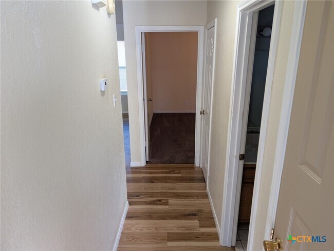 Foto del edificio - 4309 Chantz Dr