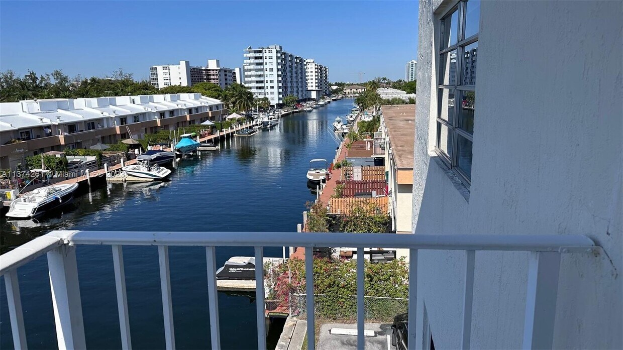 3944 NE 167th St Unit 408, North Miami Beach, FL 33160 Condo for Rent