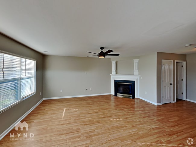 Building Photo - 303 Holton Dr