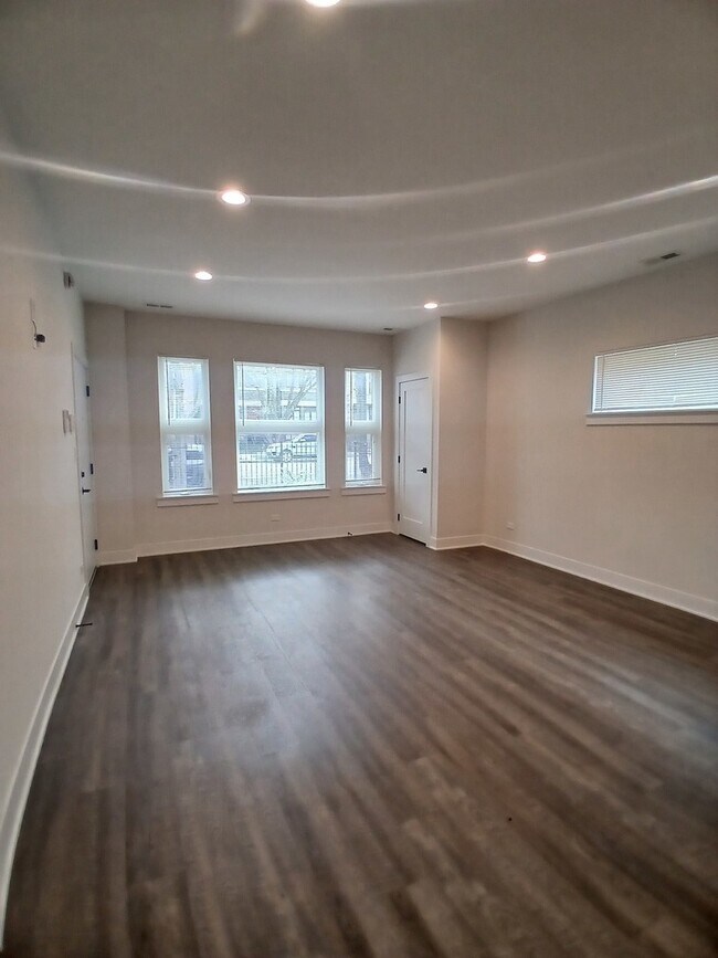 Foto del edificio - 4608 S Indiana Ave