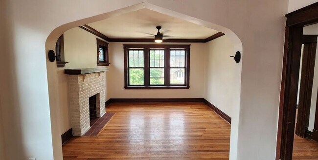 Foto del edificio - 5328 Bancroft Ave