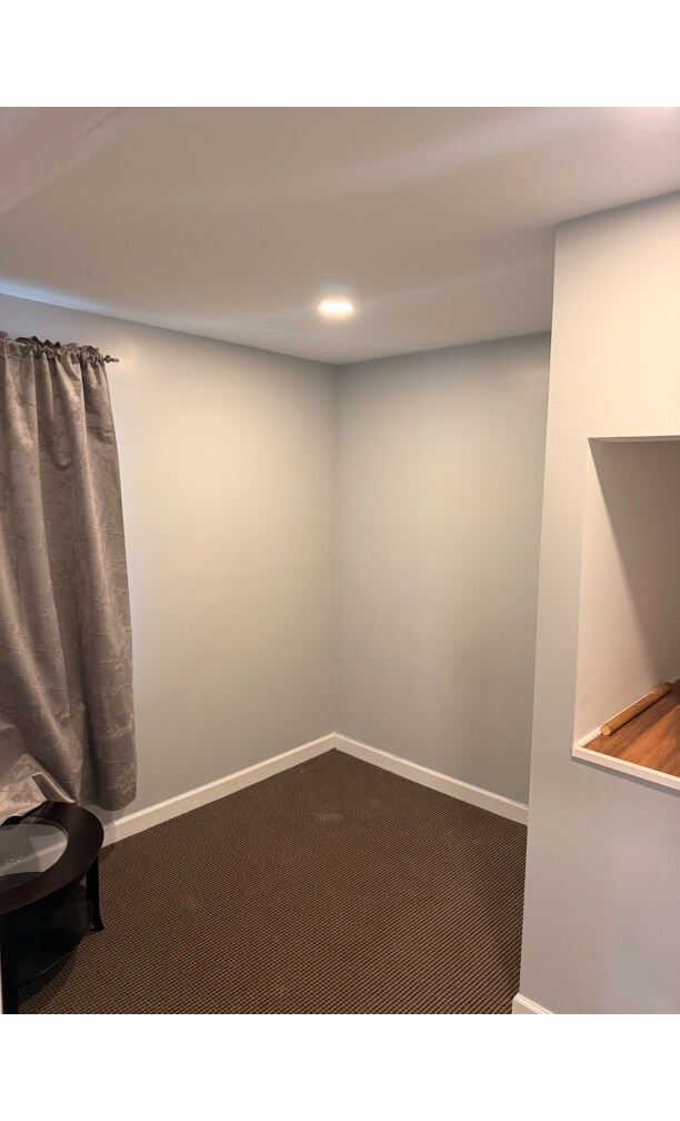 bedroom - 4442 Freer St