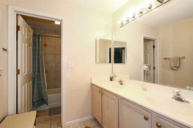 Foto del edificio - 2953 Stockton Ct