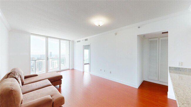 Foto del edificio - 185 SW 7th St