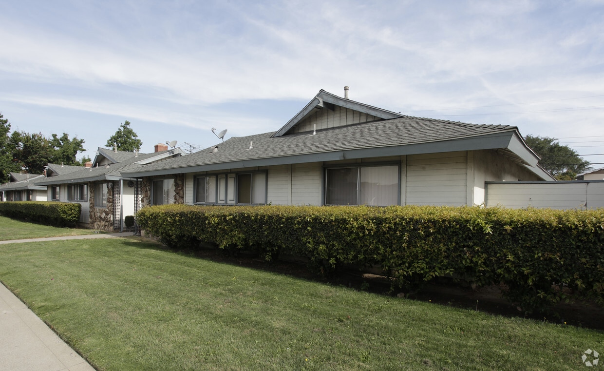 1413 E Chapman Ave, Fullerton, CA 92831 Apartments in Fullerton, CA