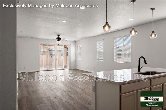 Building Photo - 2212 Sunrise Ln