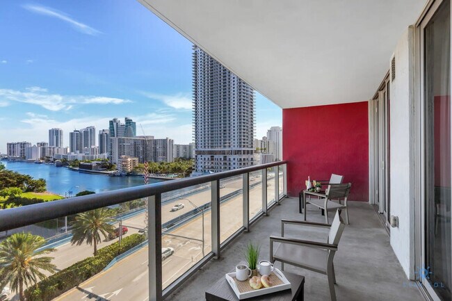 Foto del edificio - 2602 E Hallandale Beach Blvd